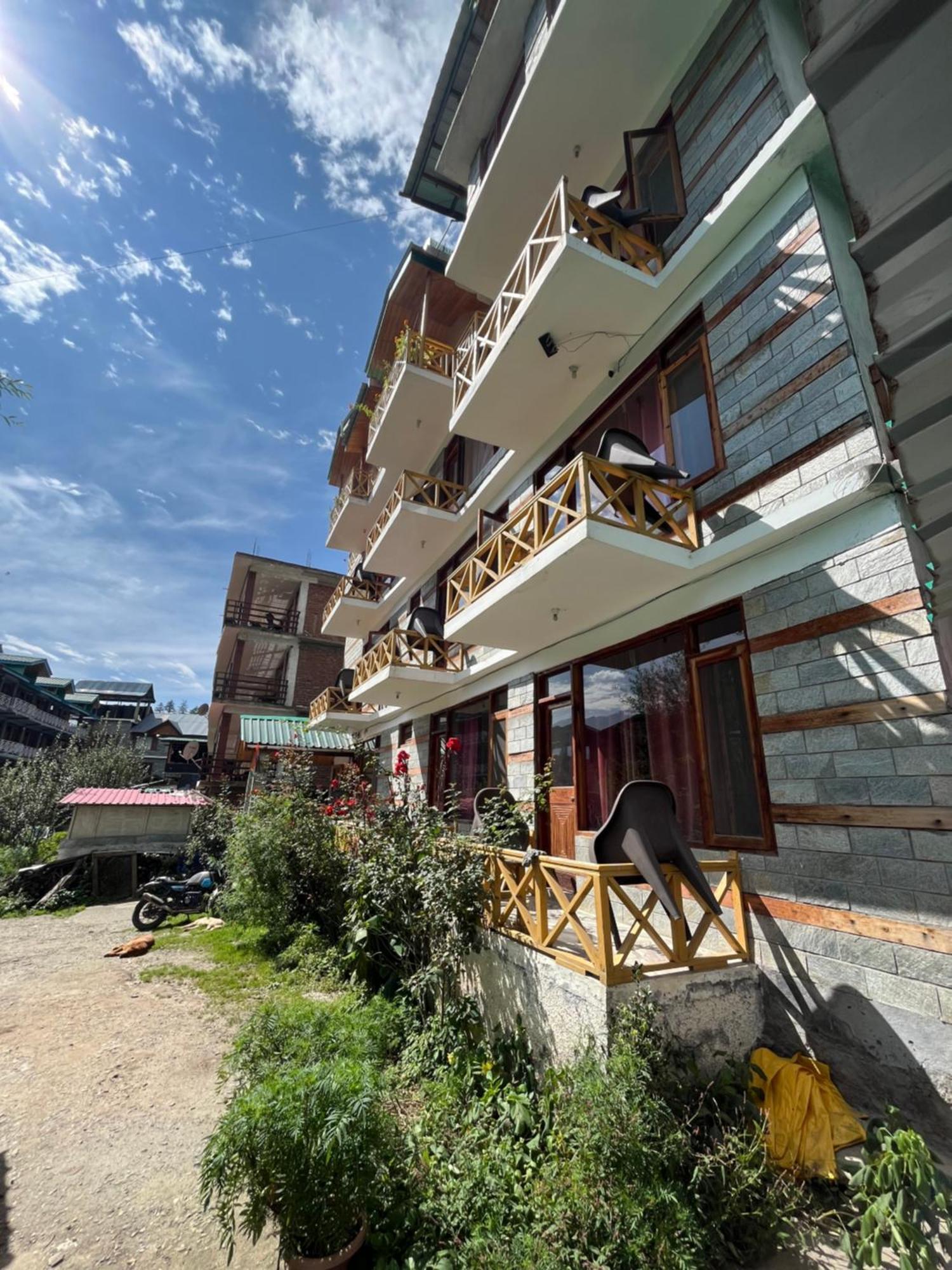 Yolo Backpackers - Manali 호스텔 외부 사진