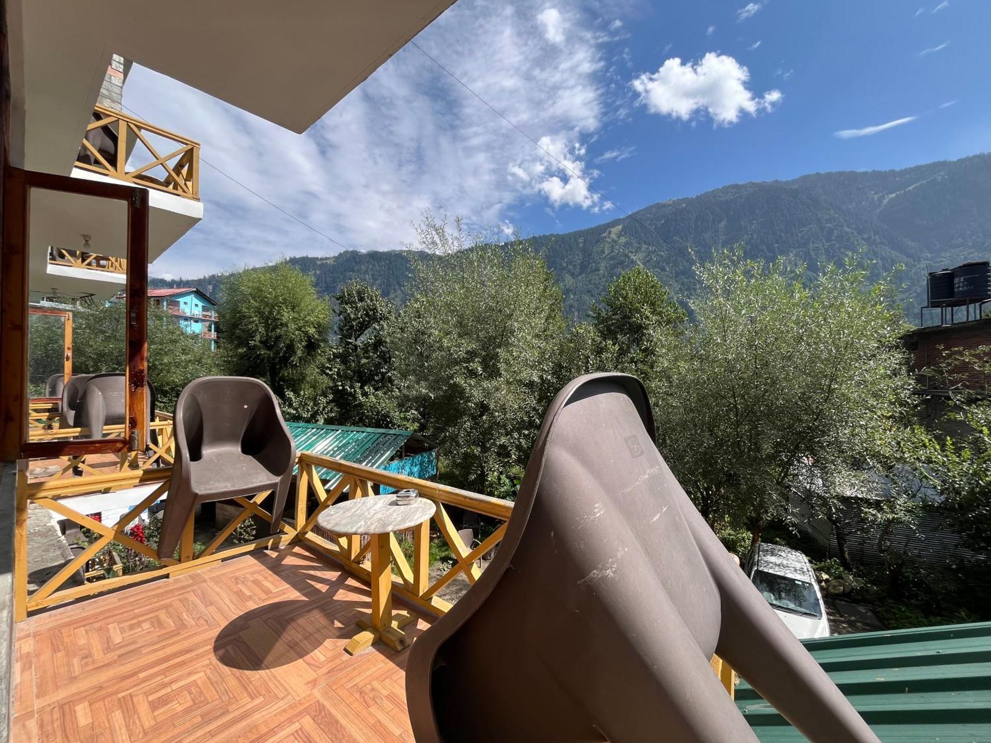 Yolo Backpackers - Manali 호스텔 외부 사진